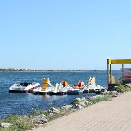 Апартаменты Avec Parking Prive Proche De La Gn250-089 Груиссан