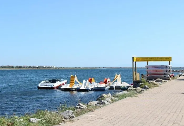 Апартаменты Avec Parking Prive Proche De La Gn250-089 Груиссан
